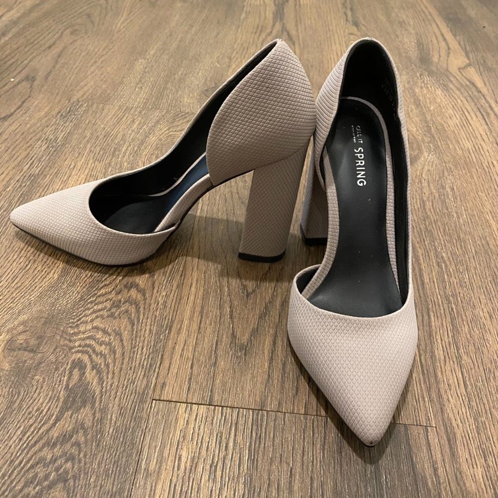 BNWT Call It SPRING Heels Color Tan - Size 7